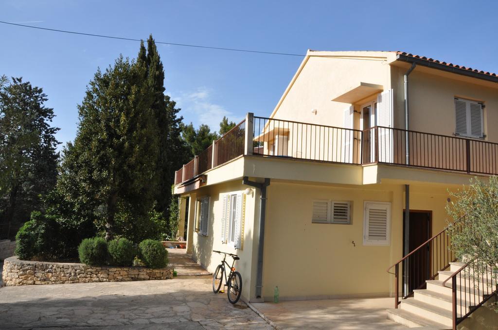 Apartment Supetar Blue Sky Esterno foto