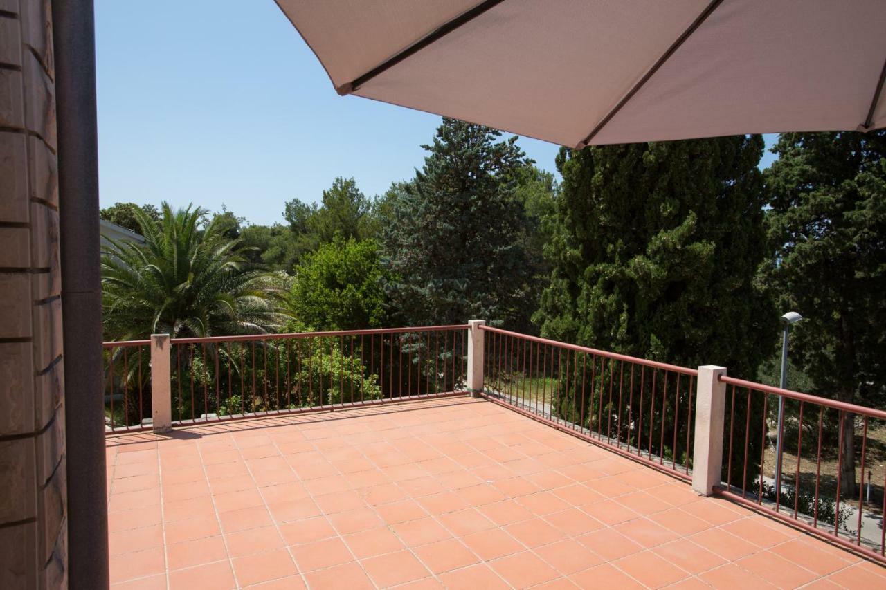 Apartment Supetar Blue Sky Esterno foto